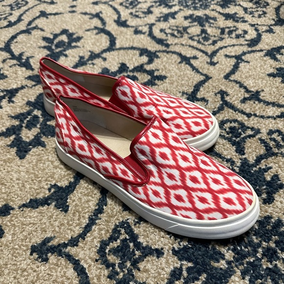 Abound slip on shoes. - Picture 1 of 3